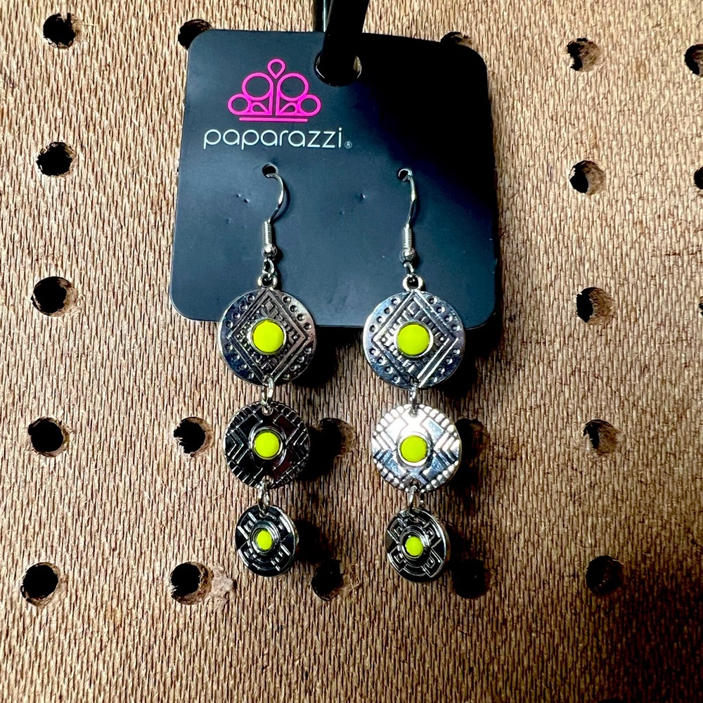Beautiful Bright Yellow Earrings! Lead & Nickel Free!
